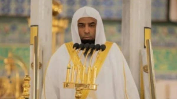 خطيب المسجد النبوي يدعو للحفاظ على أمن الأوطان ونبذ الفتن