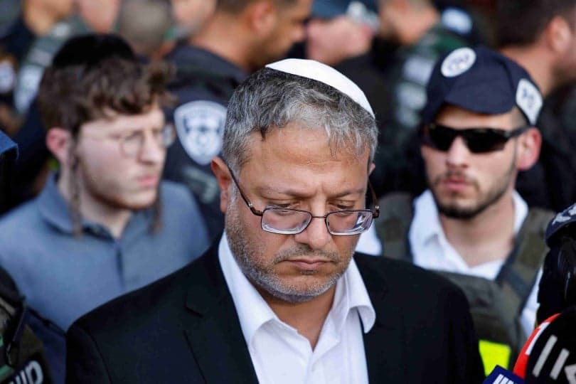 تصعيد خطير في يافا: اعتداء على حامل يكشف مخططات التطهير العرقي