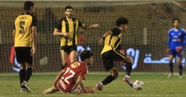 الأهلي المصري يواجه المقاولون في معركة الدوري المصري